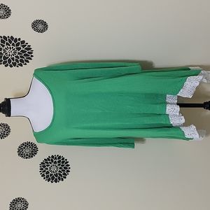 Laced bottom trim Top